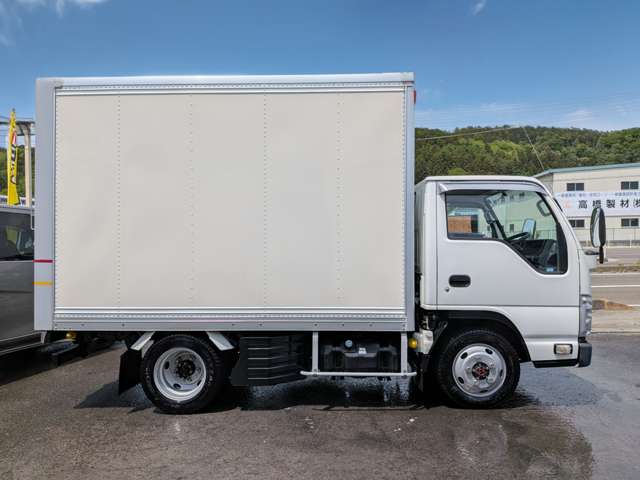Isuzu Elf 12