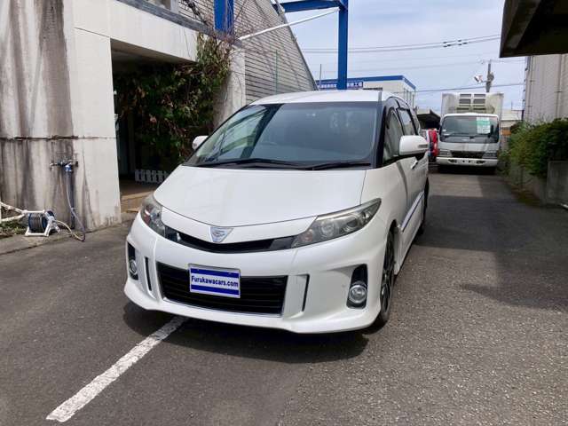 Toyota Estima 4