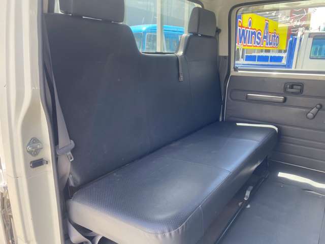Isuzu Elf 11