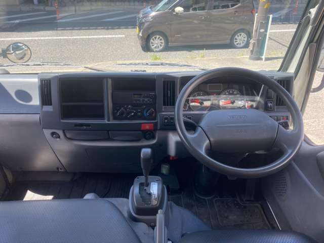Isuzu Elf 12