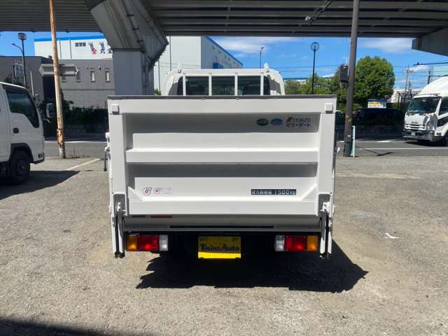Isuzu Elf 6