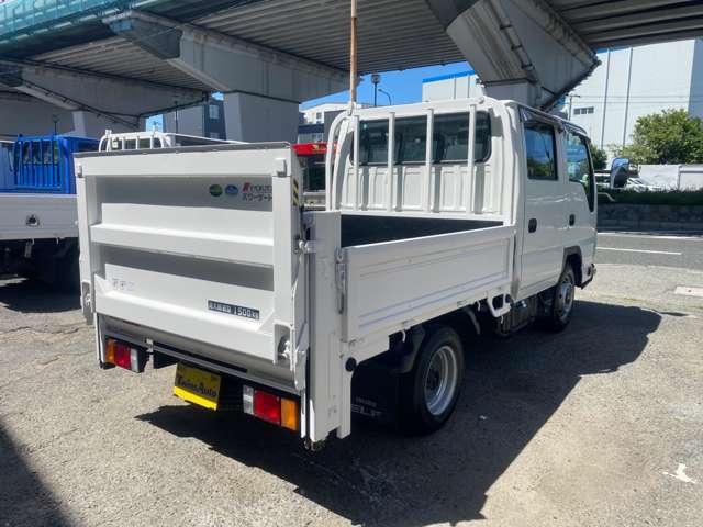 Isuzu Elf 7