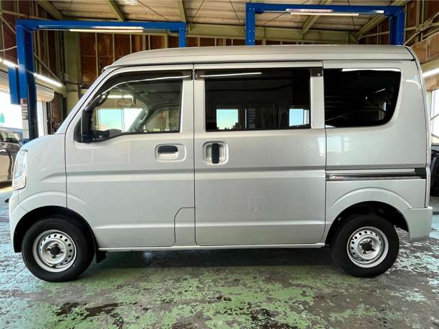 Nissan NV100 Clipper 6