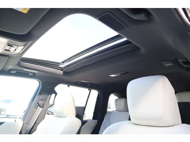 Lexus LX 11