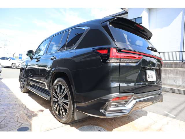 Lexus LX 5