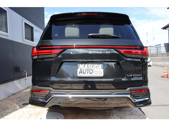 Lexus LX 6
