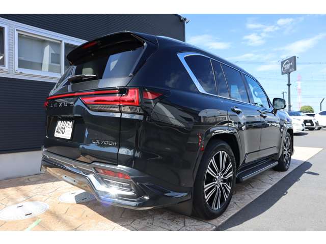 Lexus LX 7