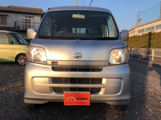Daihatsu Hijet Cargo 2