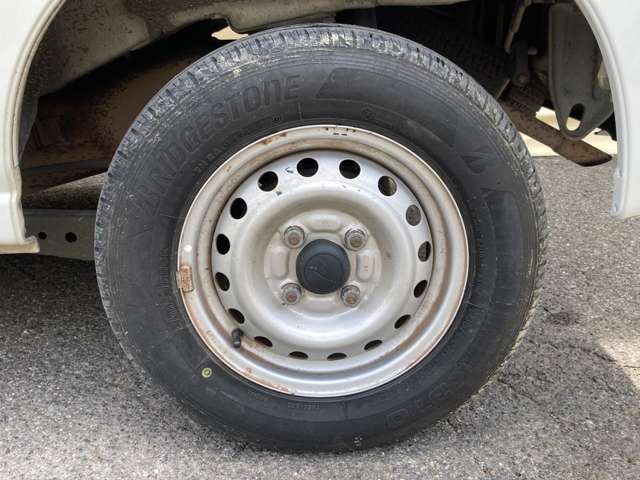 Daihatsu Hijet Cargo 11