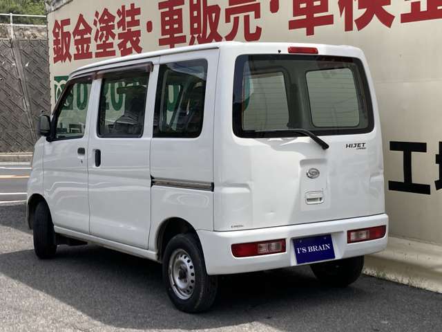 Daihatsu Hijet Cargo 4