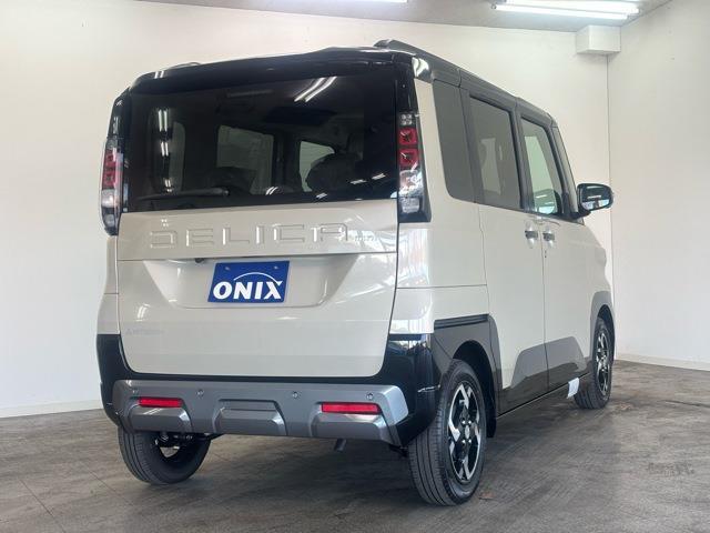 Mitsubishi Delica Mini 12
