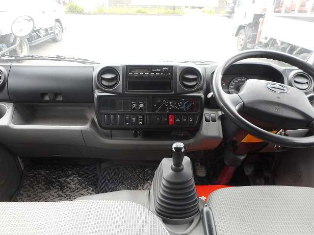 Hino Dutro 12