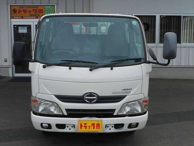 Hino Dutro 3