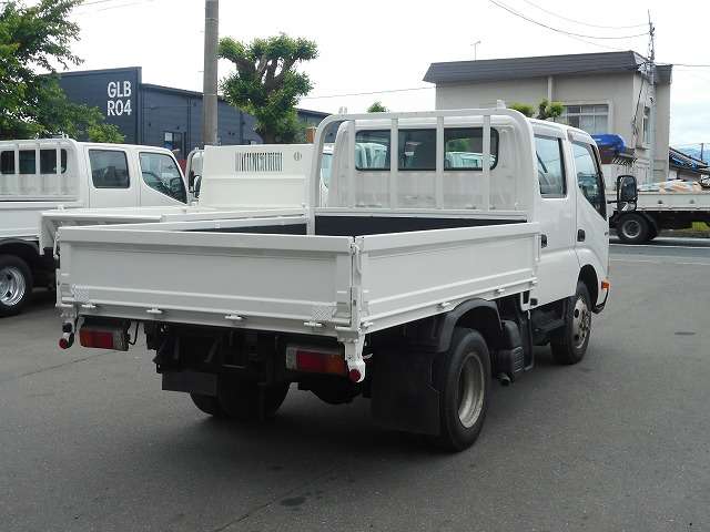 Hino Dutro 8
