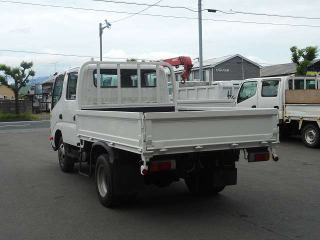 Hino Dutro 9