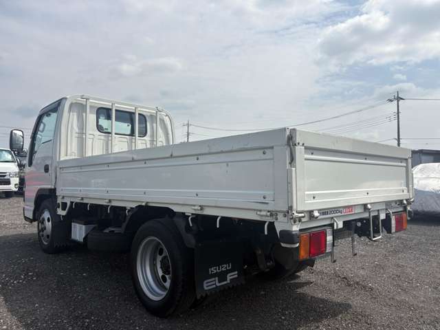 Isuzu Elf 8