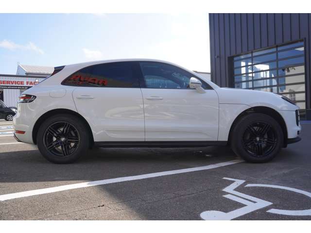 Porsche Macan 3