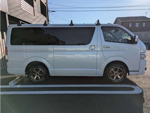Toyota Hiace Van 11