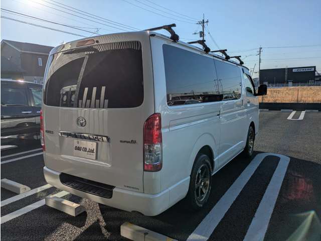 Toyota Hiace Van 12