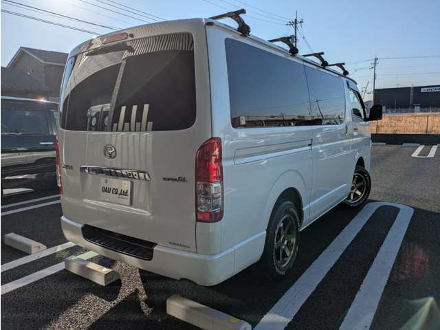 Toyota Hiace Van 8