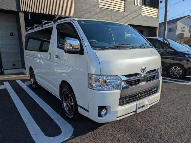 Toyota Hiace Van 10