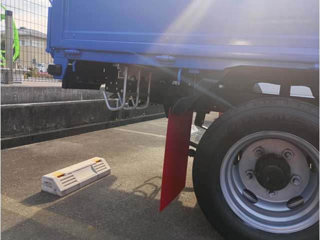 Isuzu Elf 9