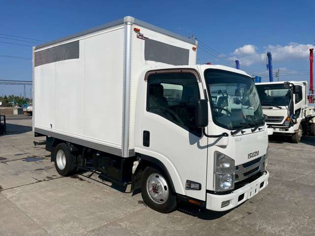 Isuzu Elf 3
