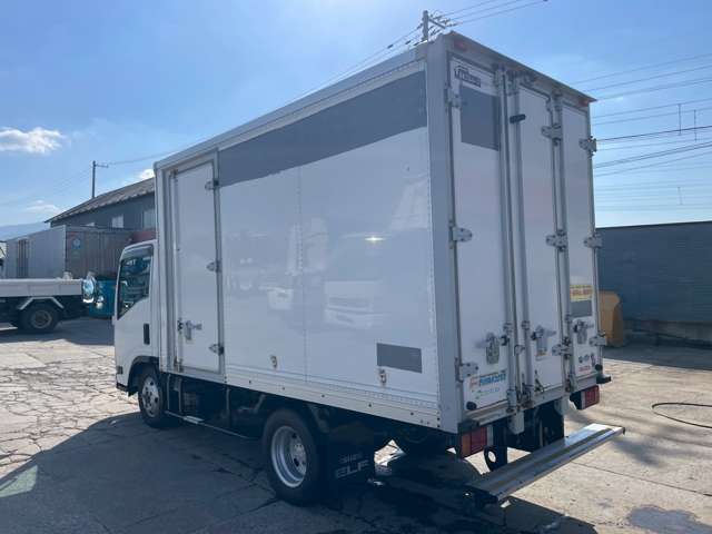 Isuzu Elf 6
