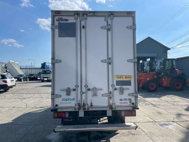 Isuzu Elf 7