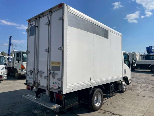 Isuzu Elf 8