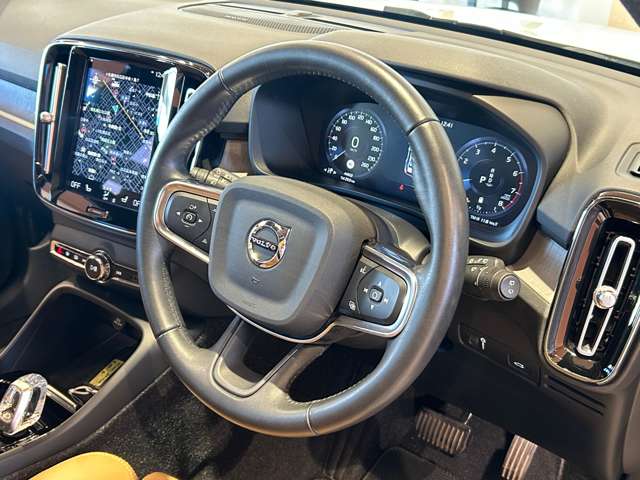 Volvo XC40 8