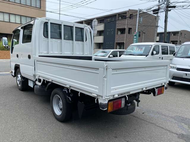 Isuzu Elf 6