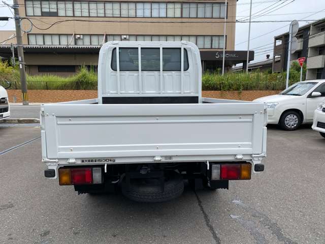 Isuzu Elf 8