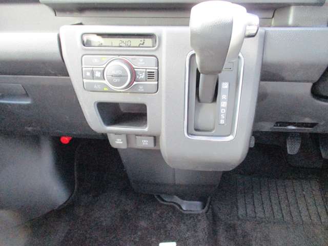 Daihatsu Atrai 7