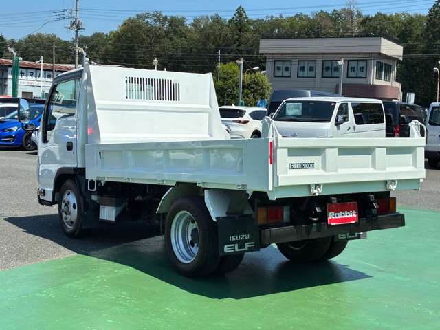 Isuzu Elf 4