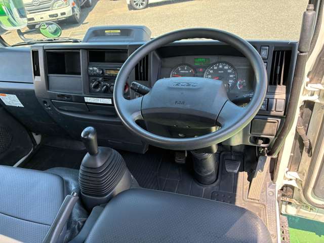 Isuzu Elf 6