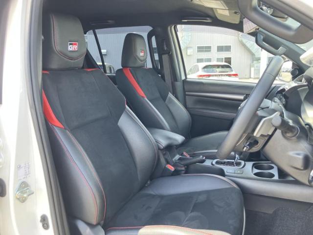 Toyota Hilux 2