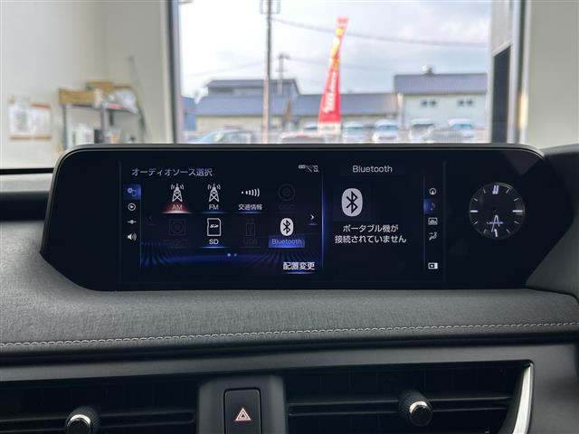 Lexus UX 6