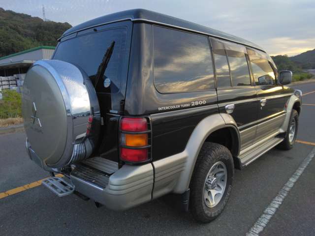 Mitsubishi Pajero 6