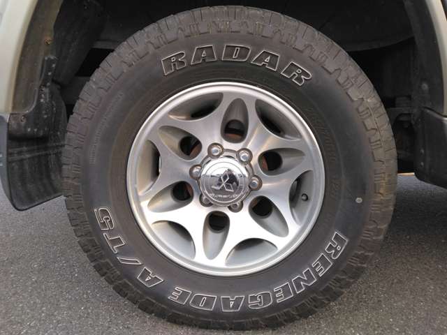 Mitsubishi Pajero 9