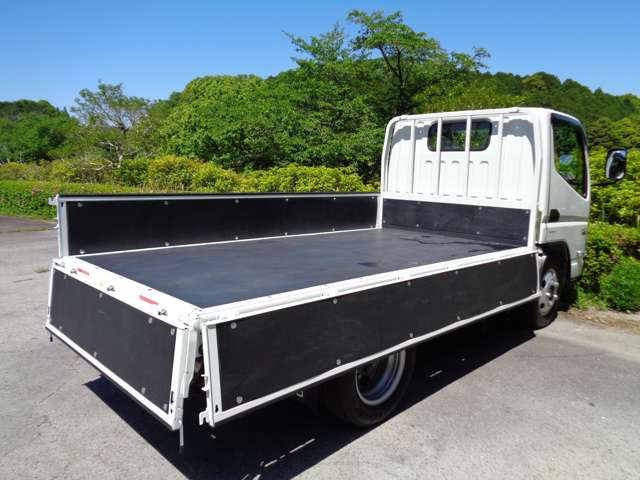 Mitsubishi Fuso Canter 9