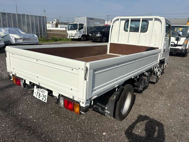 Isuzu Elf 12
