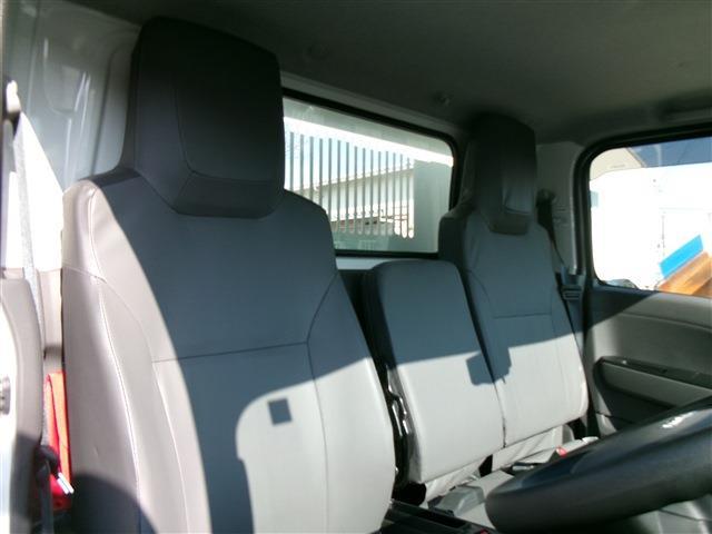 Isuzu Elf 6