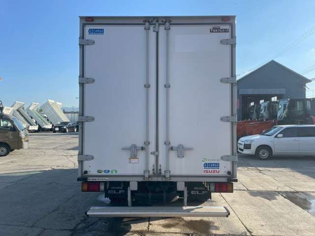 Isuzu Elf 7