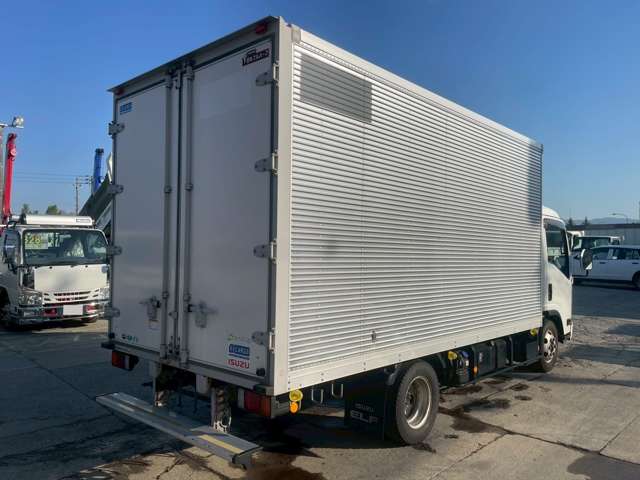 Isuzu Elf 8