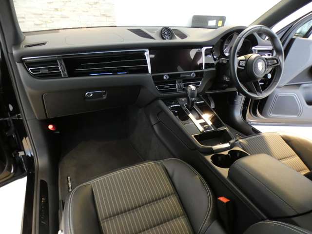 Porsche Macan 8