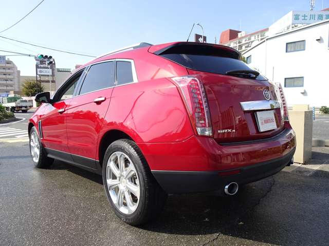 Cadillac SRXCrossover 2