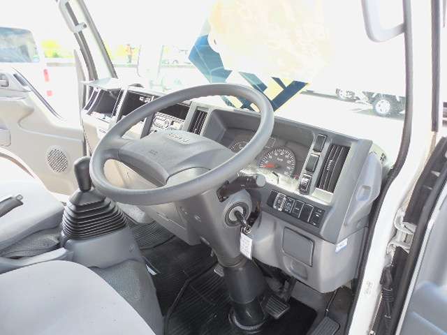 Isuzu Elf 11