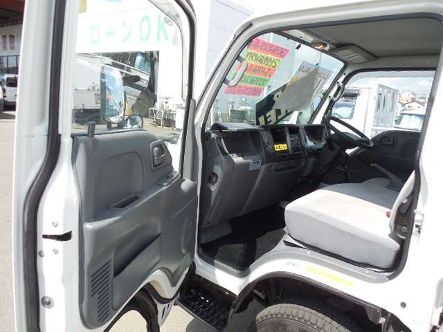 Isuzu Elf 7