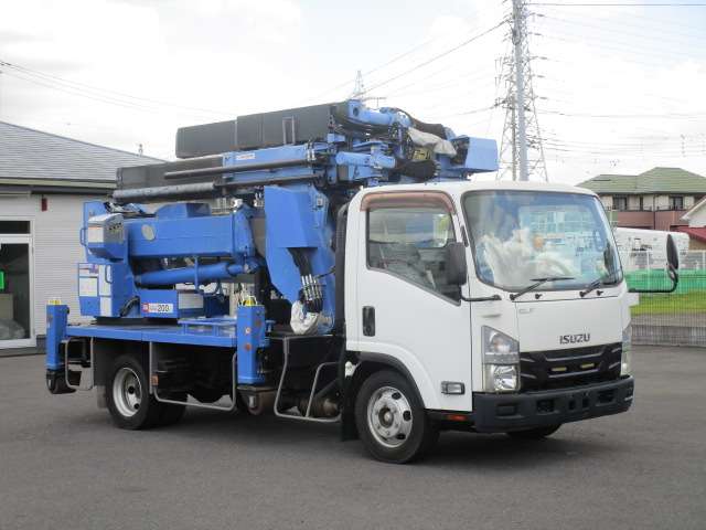 Isuzu Elf 2